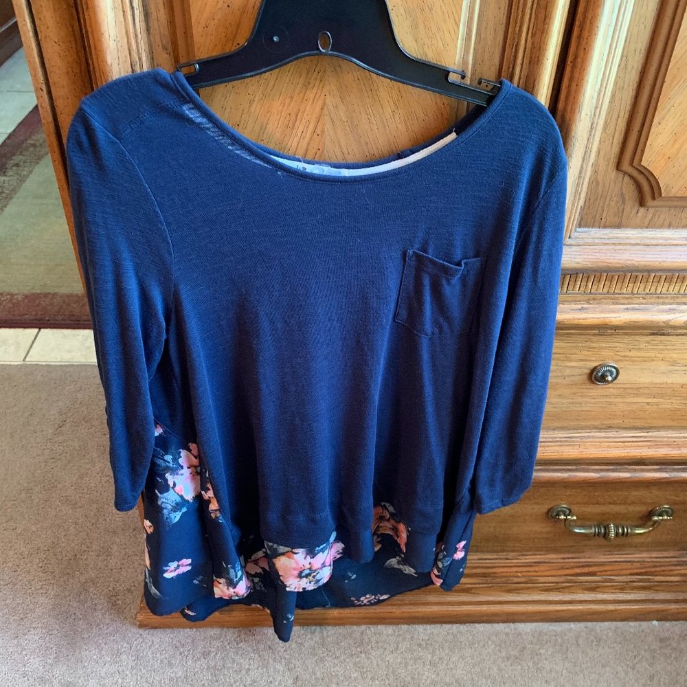 Junior/Big Girl XL top